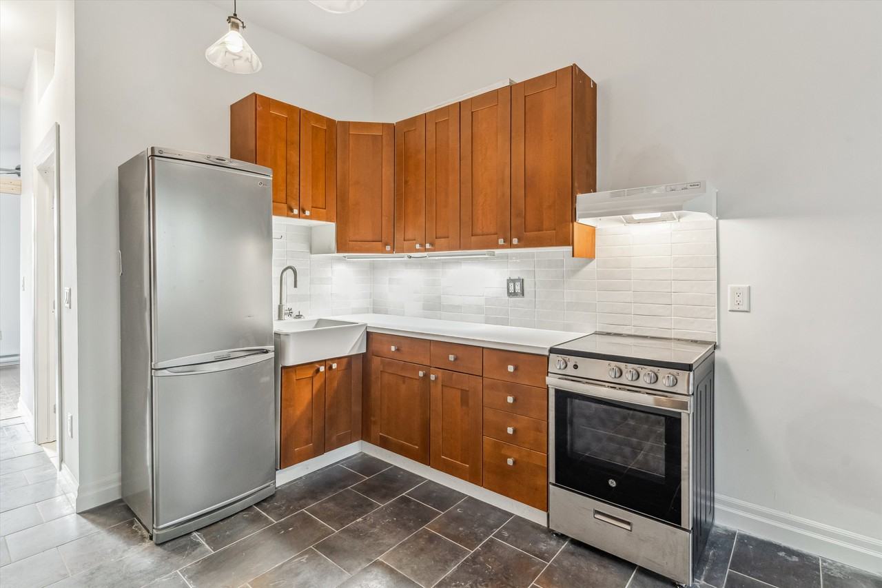 150 James Street North #3 - Photo 5 of 17