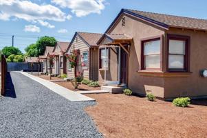 featured image of 933 Hackberry Ave ##2