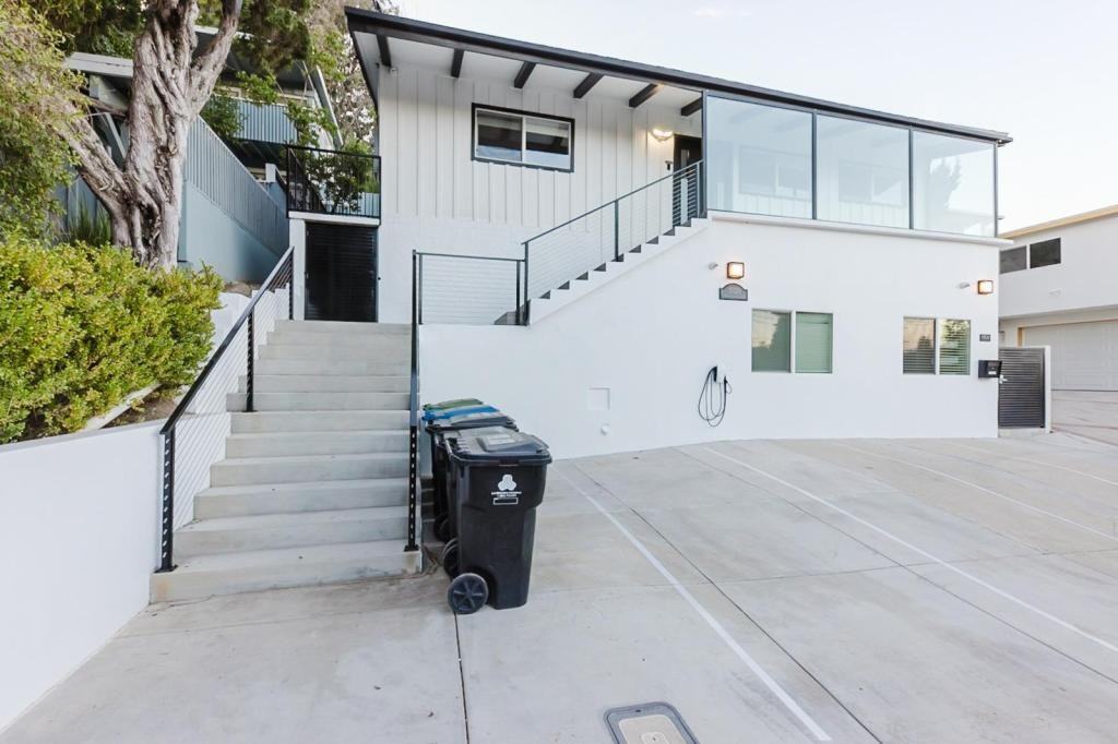 15026 Valley Vista Blvd. Sherman Oaks, CA, 91403 ##Ca - Photo 3 of 50