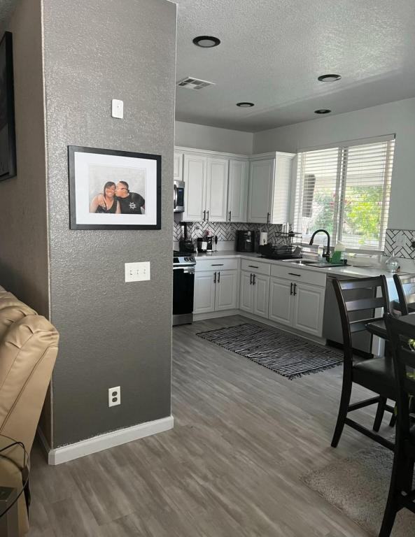 2316 E Norberry St - Photo 2 of 28