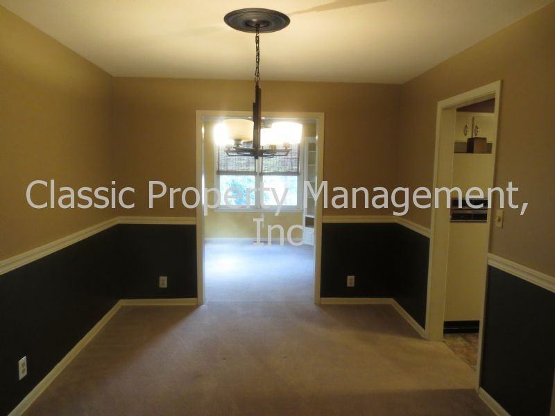 5012 N Michigan Ave - Photo 3 of 12