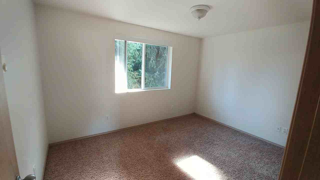 1332 W Locust St - Photo 2 of 9