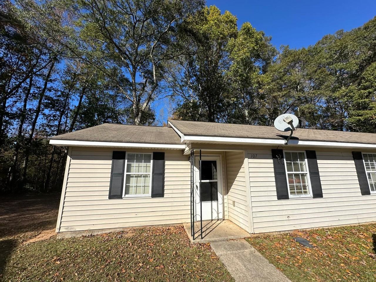 107 Ashley Ct - Photo 2 of 22