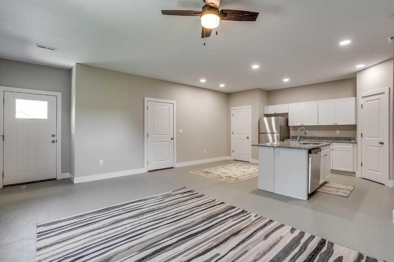 5248 N Cypress Cir - Photo 6 of 11