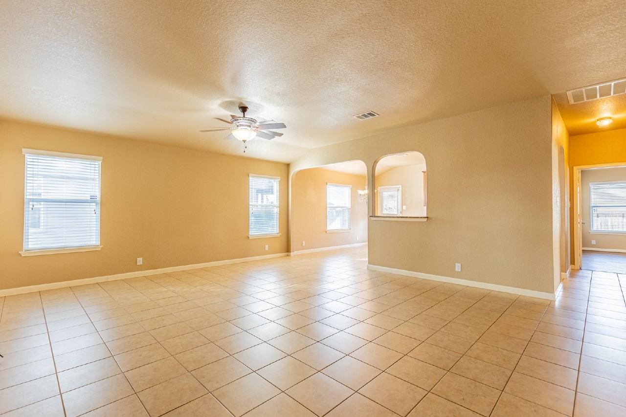 259 Creekview Way - Photo 5 of 33