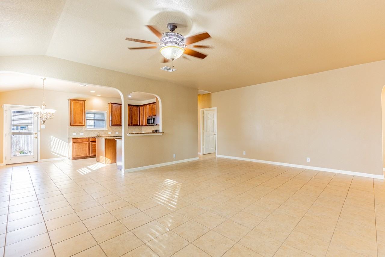 259 Creekview Way - Photo 7 of 33