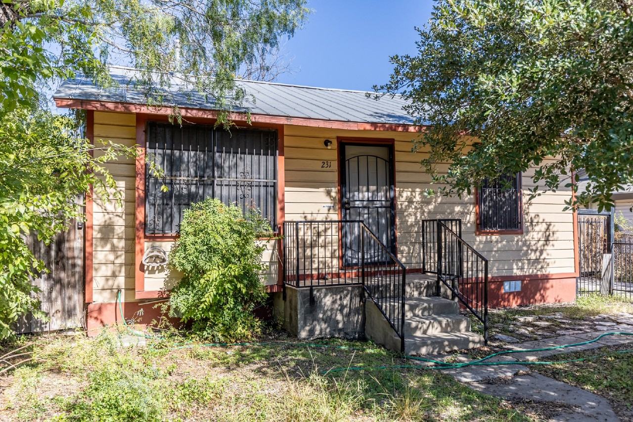 231 Bradford - Photo 2 of 29