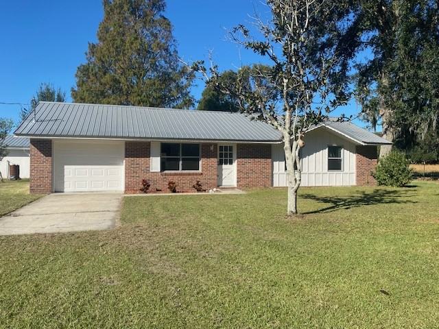 1080 Lakeview Dr - Photo 3 of 18