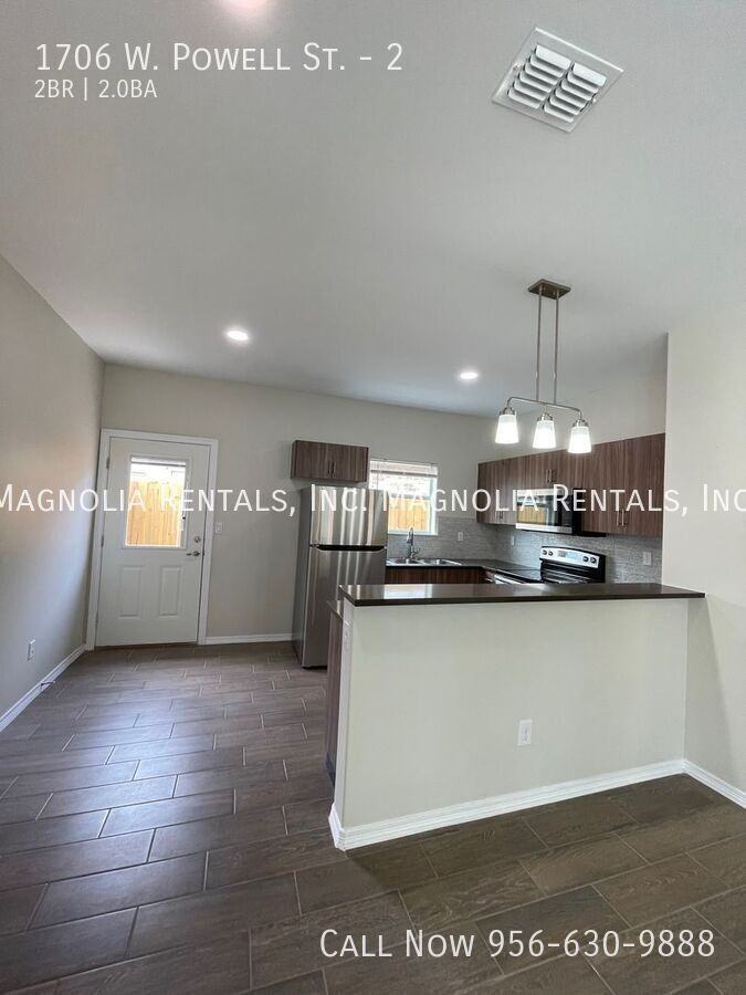 1706 W Powell St #2 - Photo 4 of 17