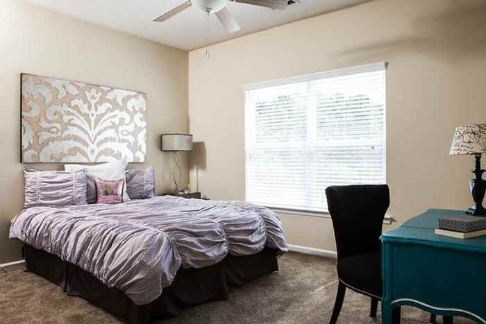 136 Amaryllis Dr - Photo 3 of 12