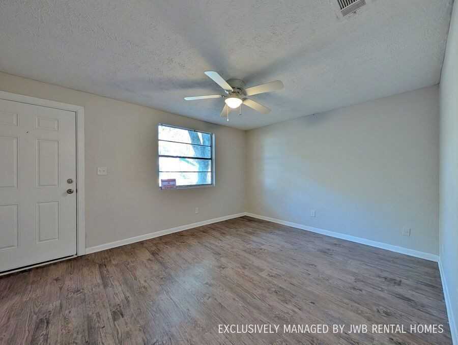 3328 Fitzgerald St - Photo 2 of 14