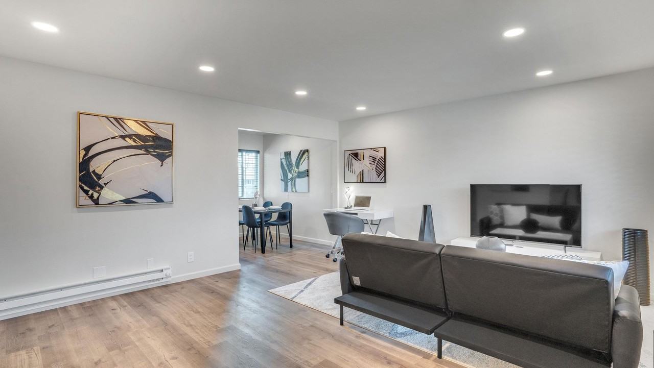 California St Apartments - Photo 2 of 28