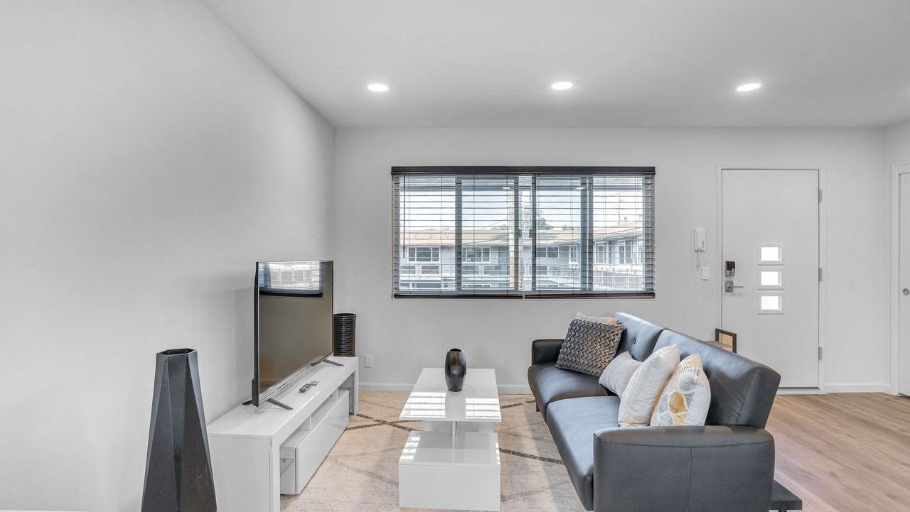 California St Apartments - Photo 5 of 28