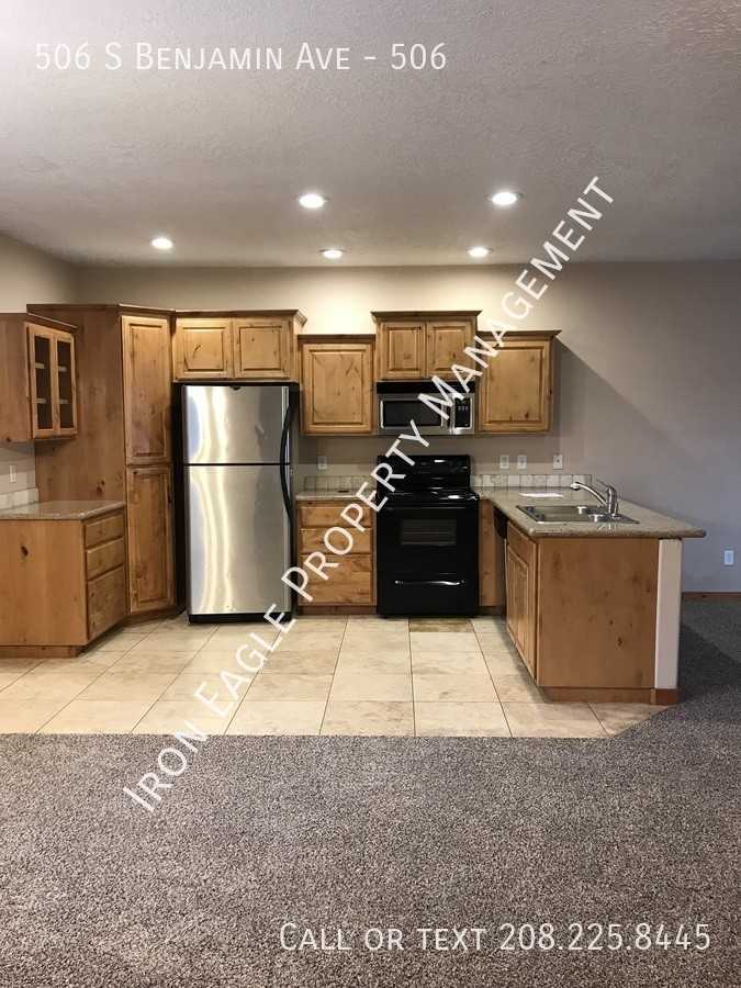 506 S Benjamin Ave #506 - Photo 2 of 17