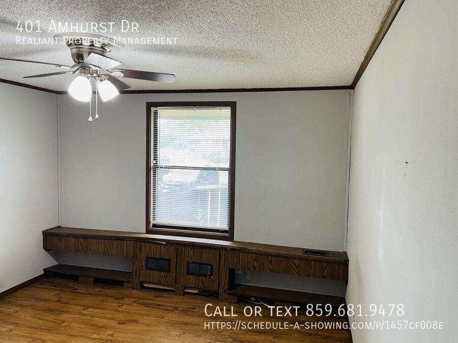 401 Amhurst Dr - Photo 3 of 10