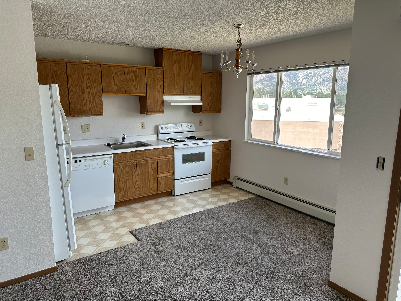 600 Moccasin Circle Dr #B6 - Photo 2 of 9