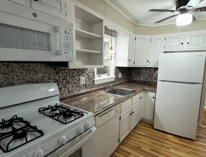 51 Siren St - Photo 3 of 24