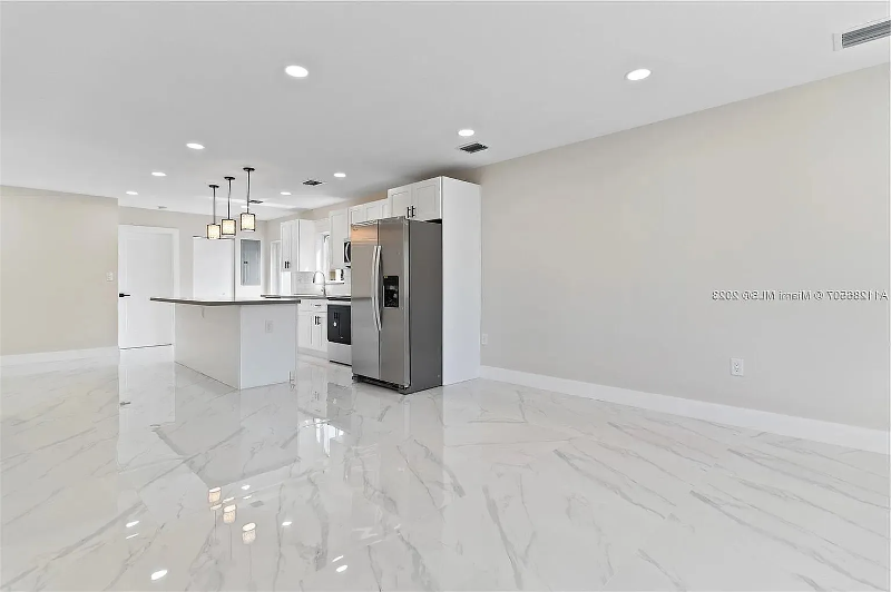 6832 Nw 4th Ave - Photo 2 of 12