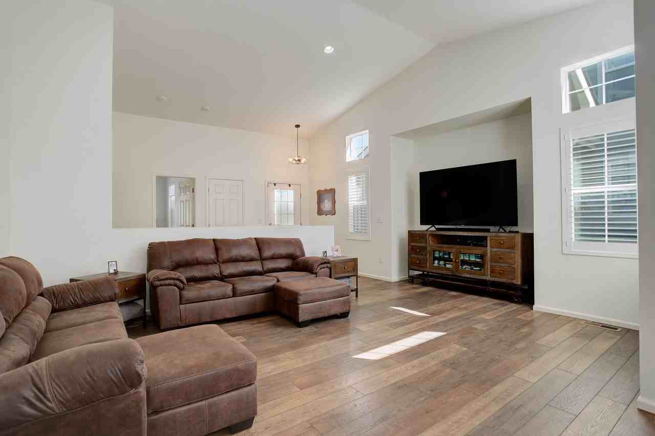 7819 Buckeye Tree Ln #NA - Photo 3 of 25
