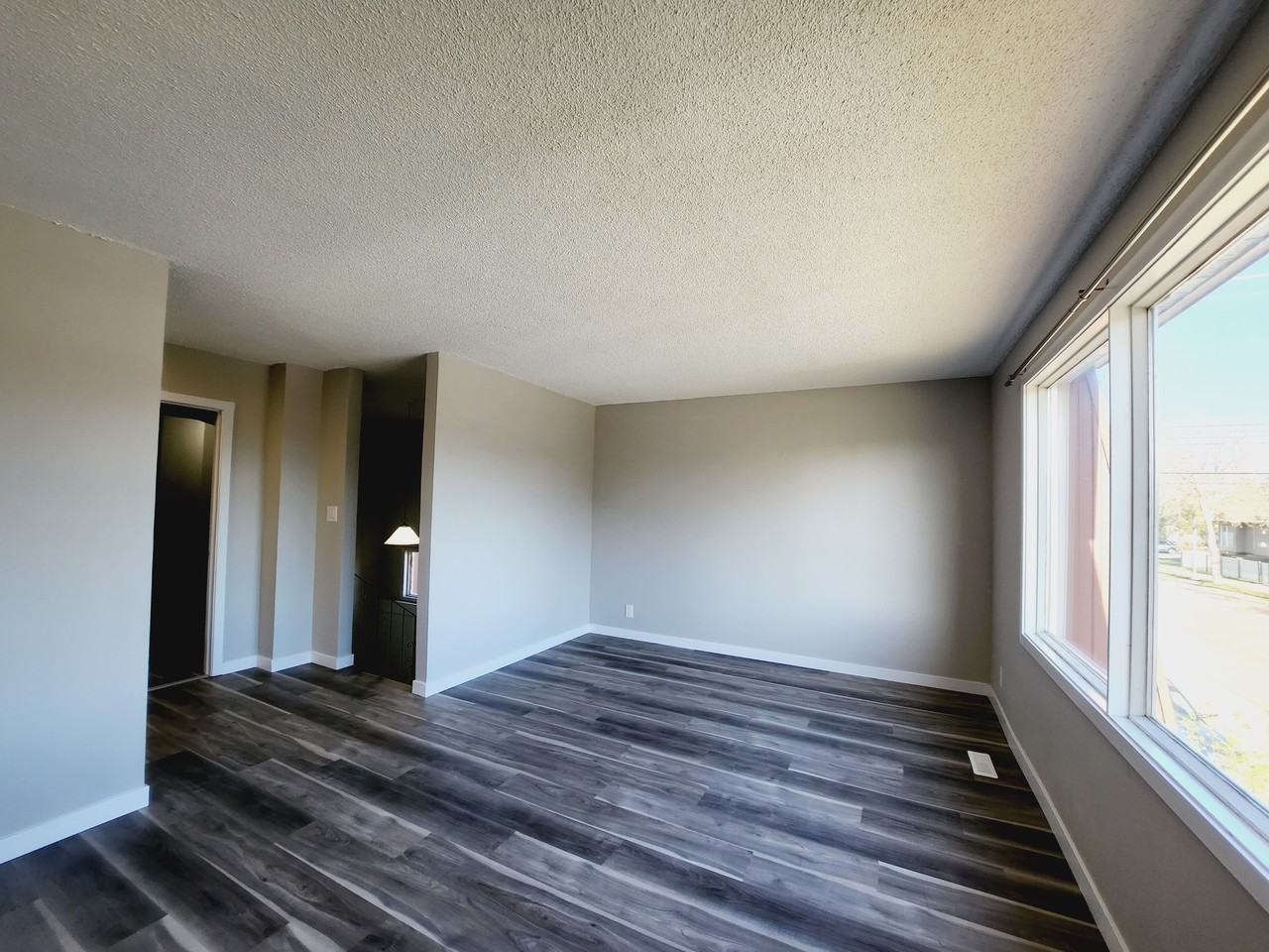 9550 153 Street NW #R1 - Photo 3 of 13