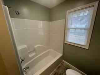 Pikeview St 318 Apt B - Photo 3 of 9