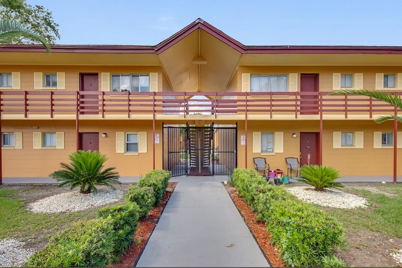 Arco Place Apartments - Photo 4 of 50