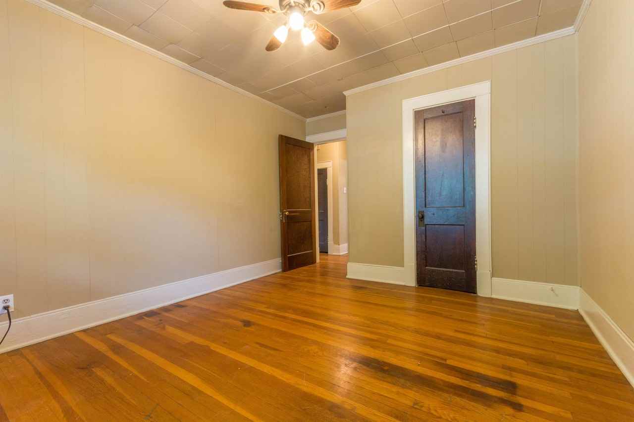 Valley View Apartments - Photo 6 of 24