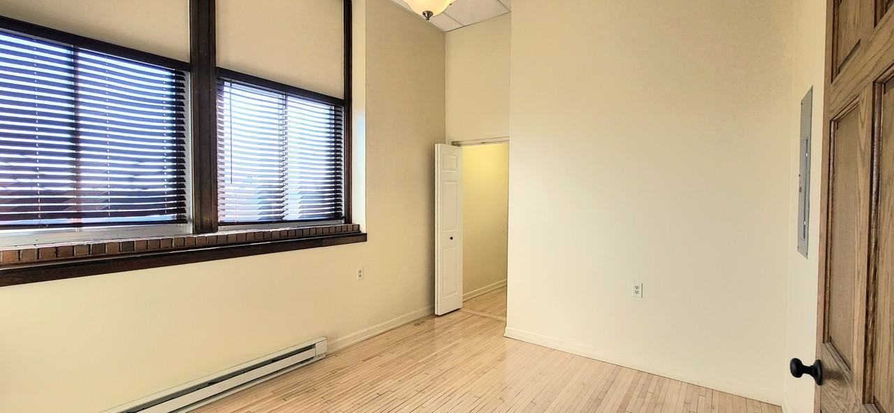 400 1st Avenue SW - Photo 2 of 50