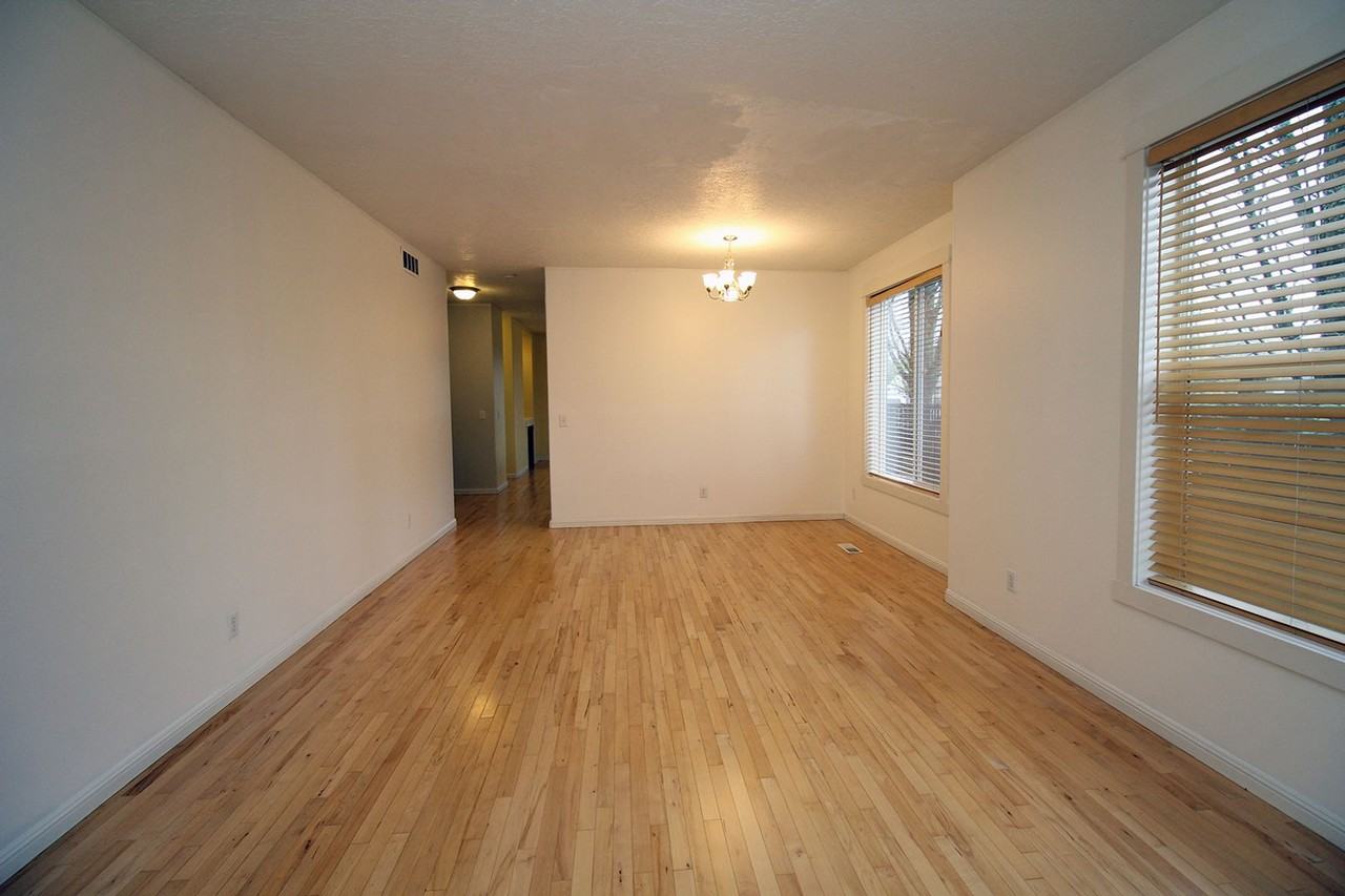 7123 Se Brooklyn St - Photo 5 of 33