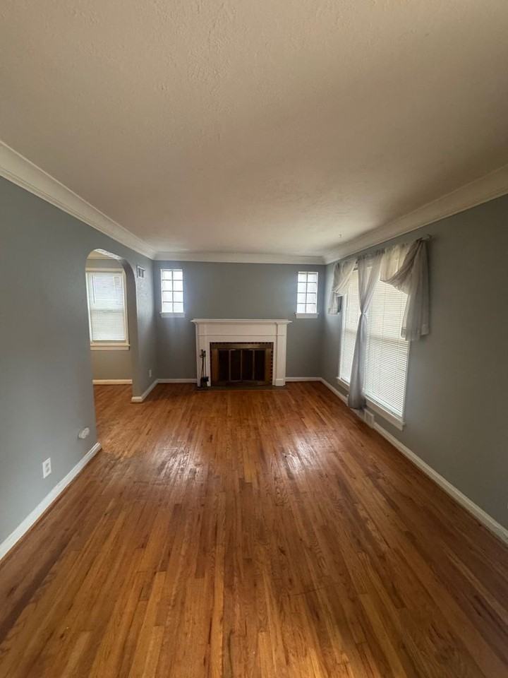 7513 Leadale Dr - Photo 3 of 12