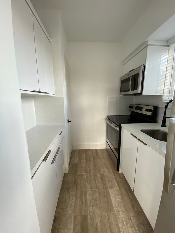 2190 SW 14th Terrace - Photo 5 of 39