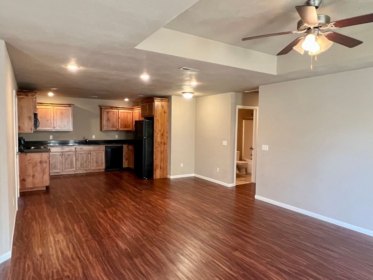 2406 W Bridlewood Trl - Photo 3 of 24