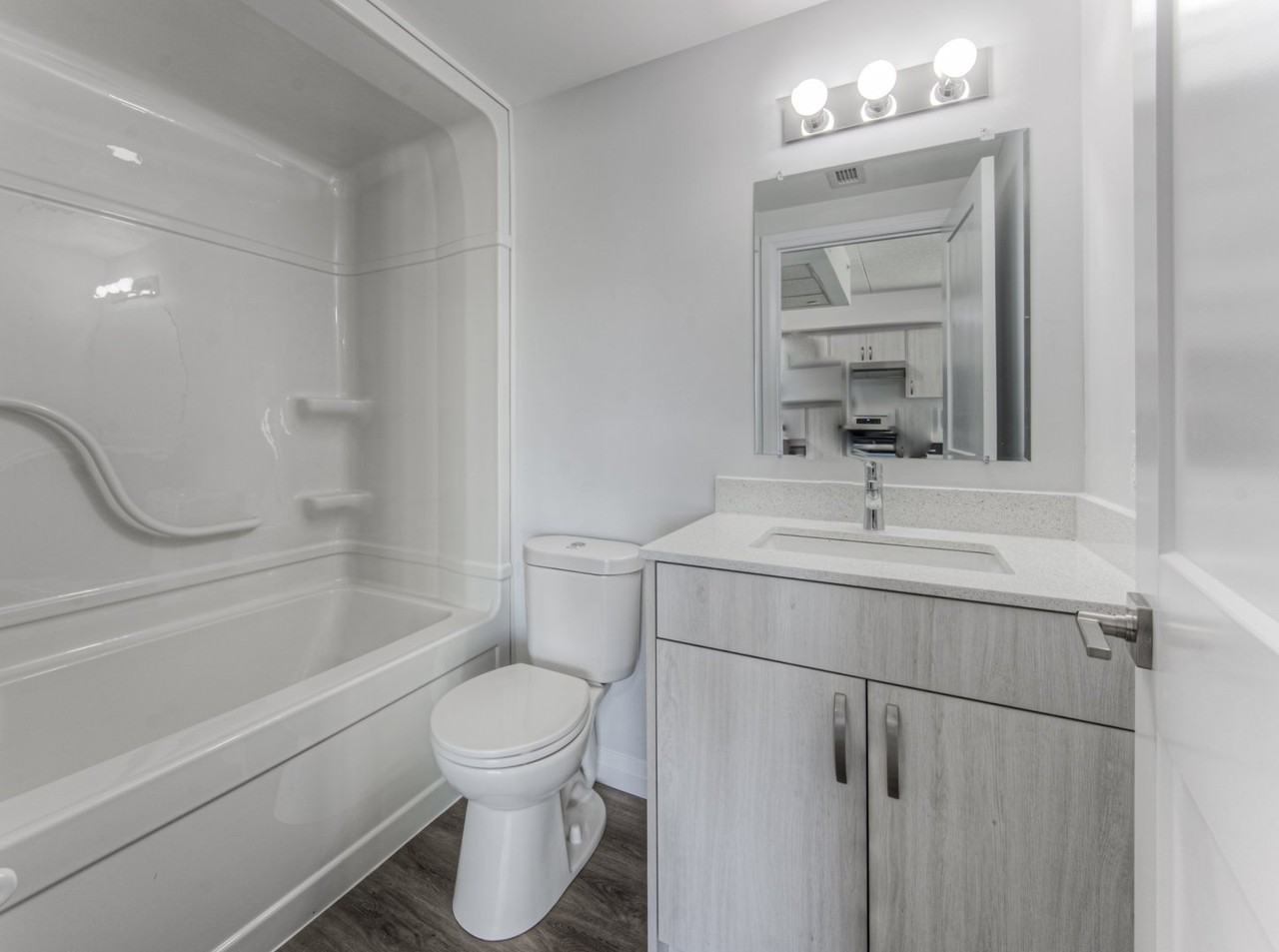 30 George St S - Photo 2 of 14