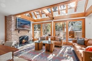 featured image of 326 W Hopkins Ave