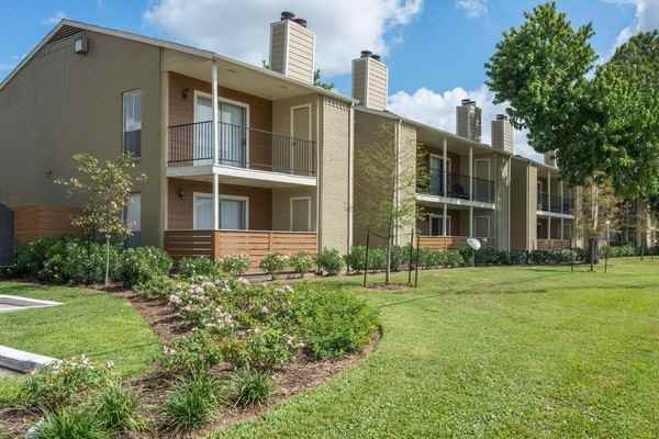 Park at Willowbrook - Photo 5 of 40