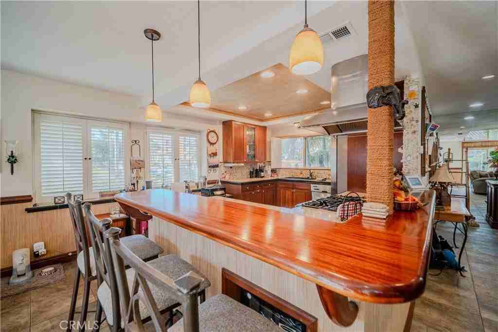 7866 Southwind Cir - Photo 5 of 29