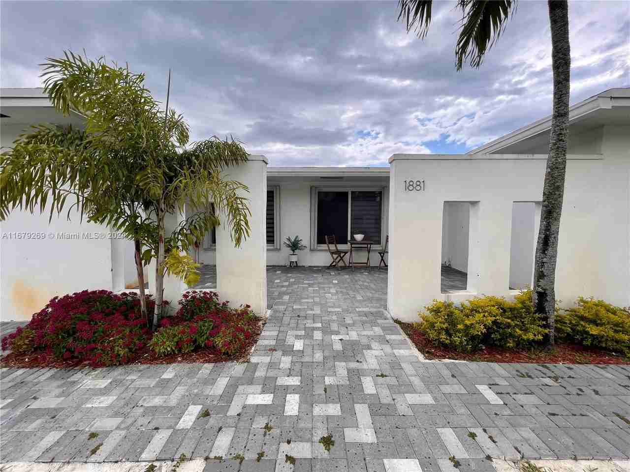 1881 Ne 210th St - Photo 3 of 8