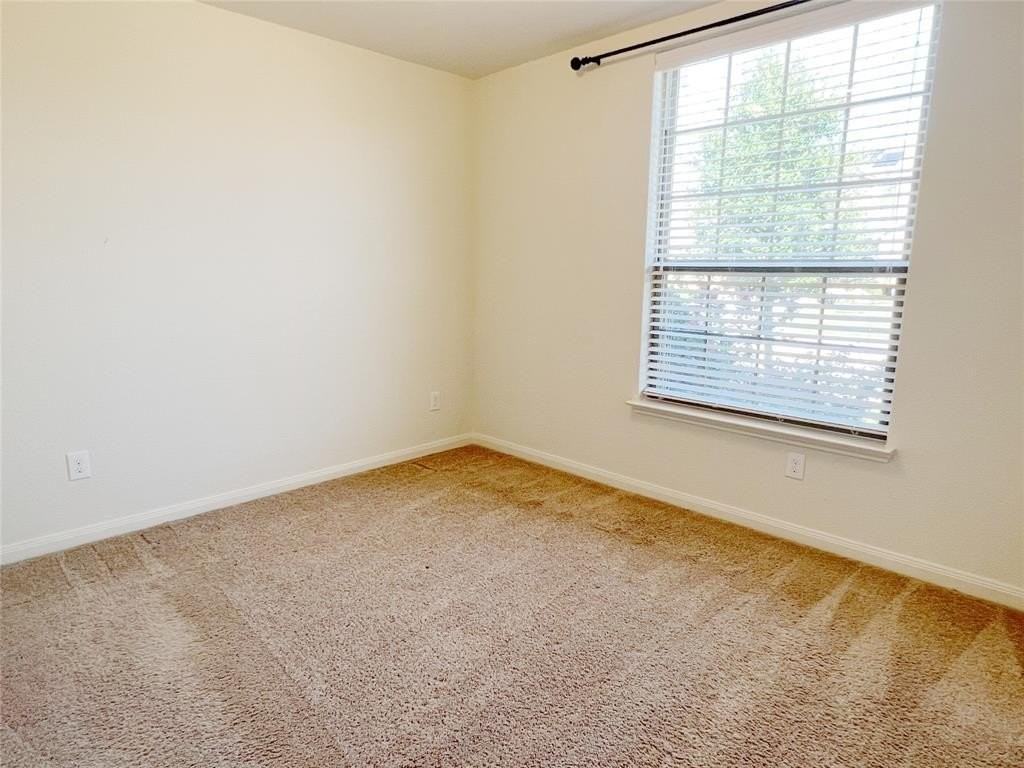 1586 Twin Hills Way - Photo 6 of 22