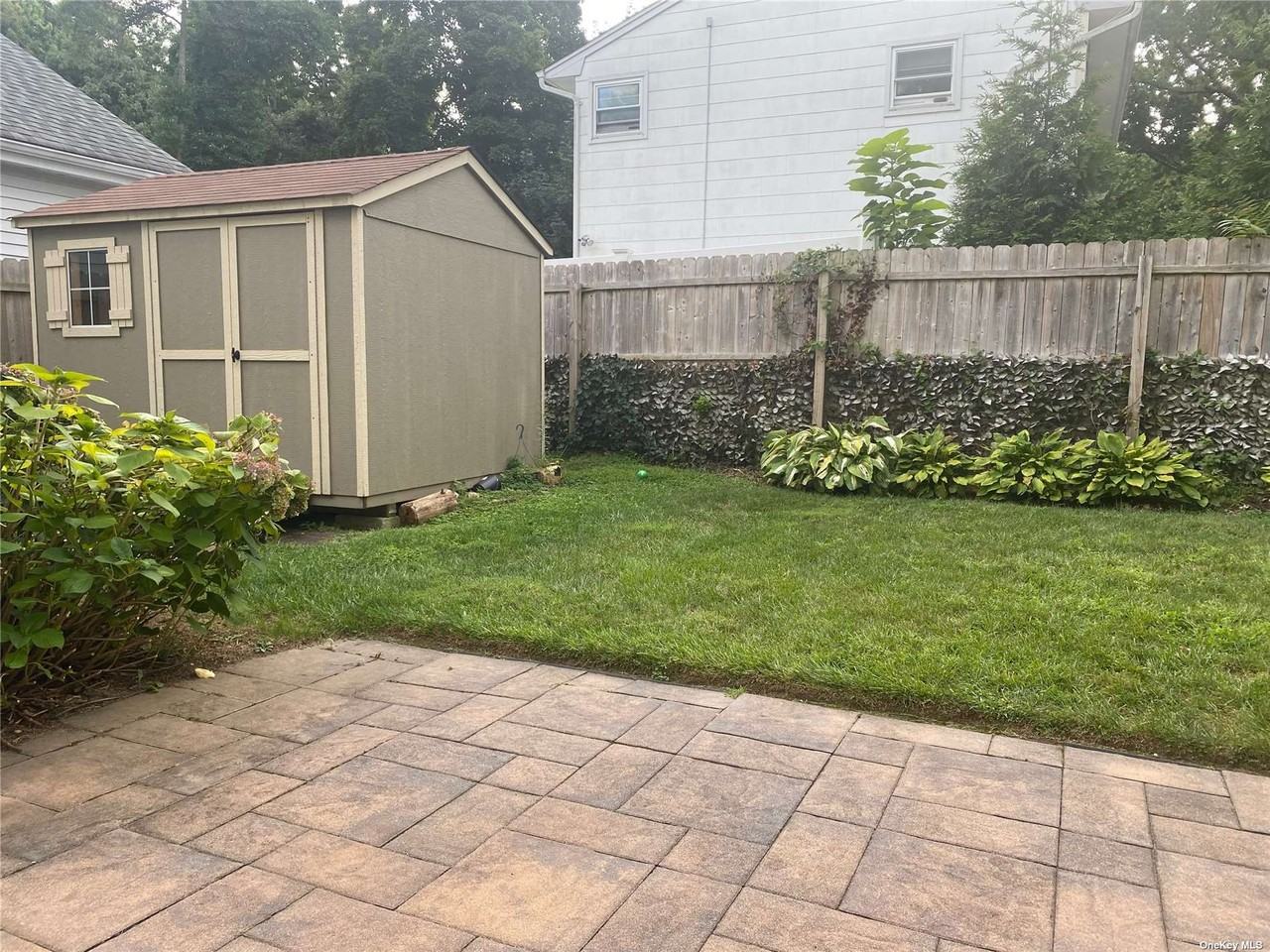 51 Kenneth Ave - Photo 3 of 29