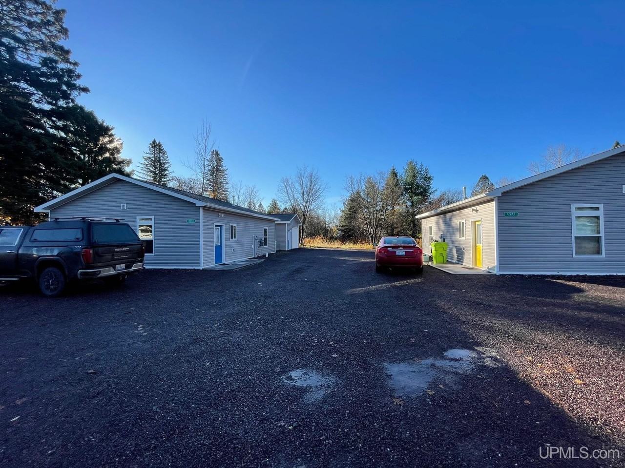 17255 Atlantic Ave - Photo 2 of 30