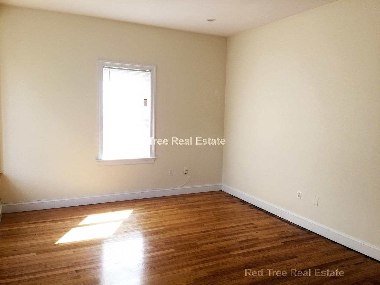 9 Gardner St #3 - Photo 4 of 6