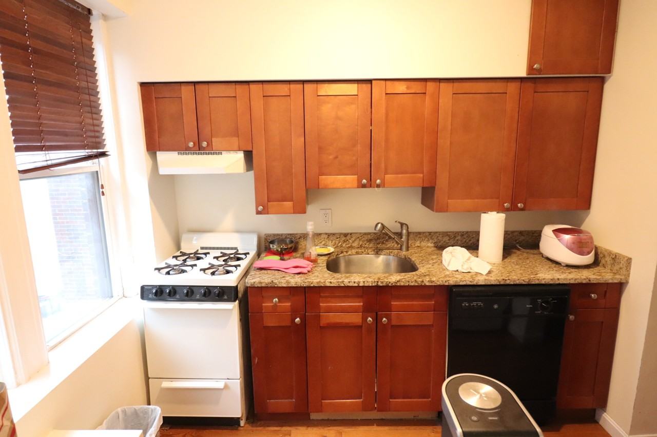 2003 Commonwealth Ave #9 - Photo 5 of 10