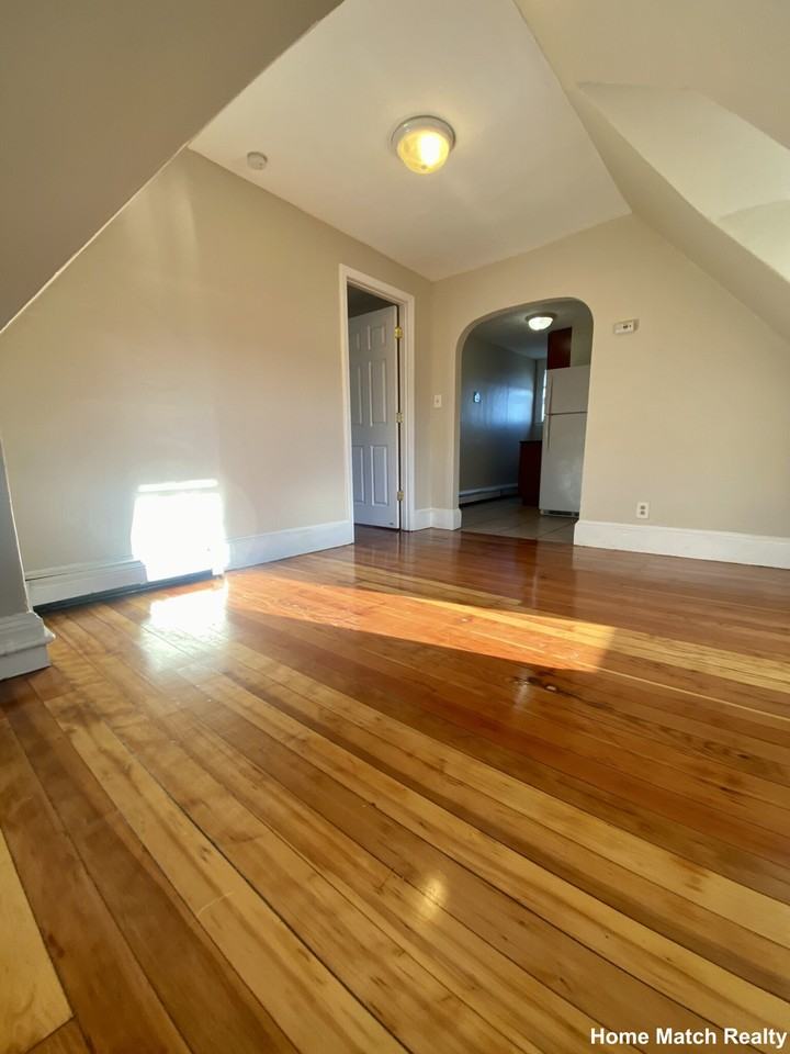 Broadway #9 - Photo 3 of 14