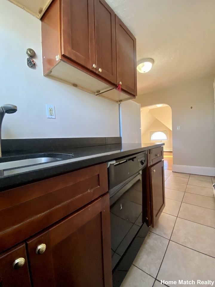 Broadway #9 - Photo 7 of 14