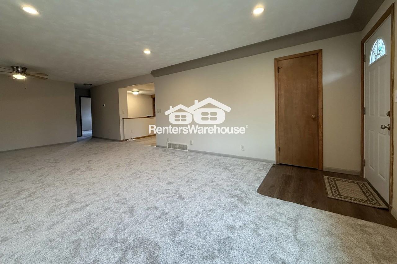 21309 Church Ave - Photo 2 of 19