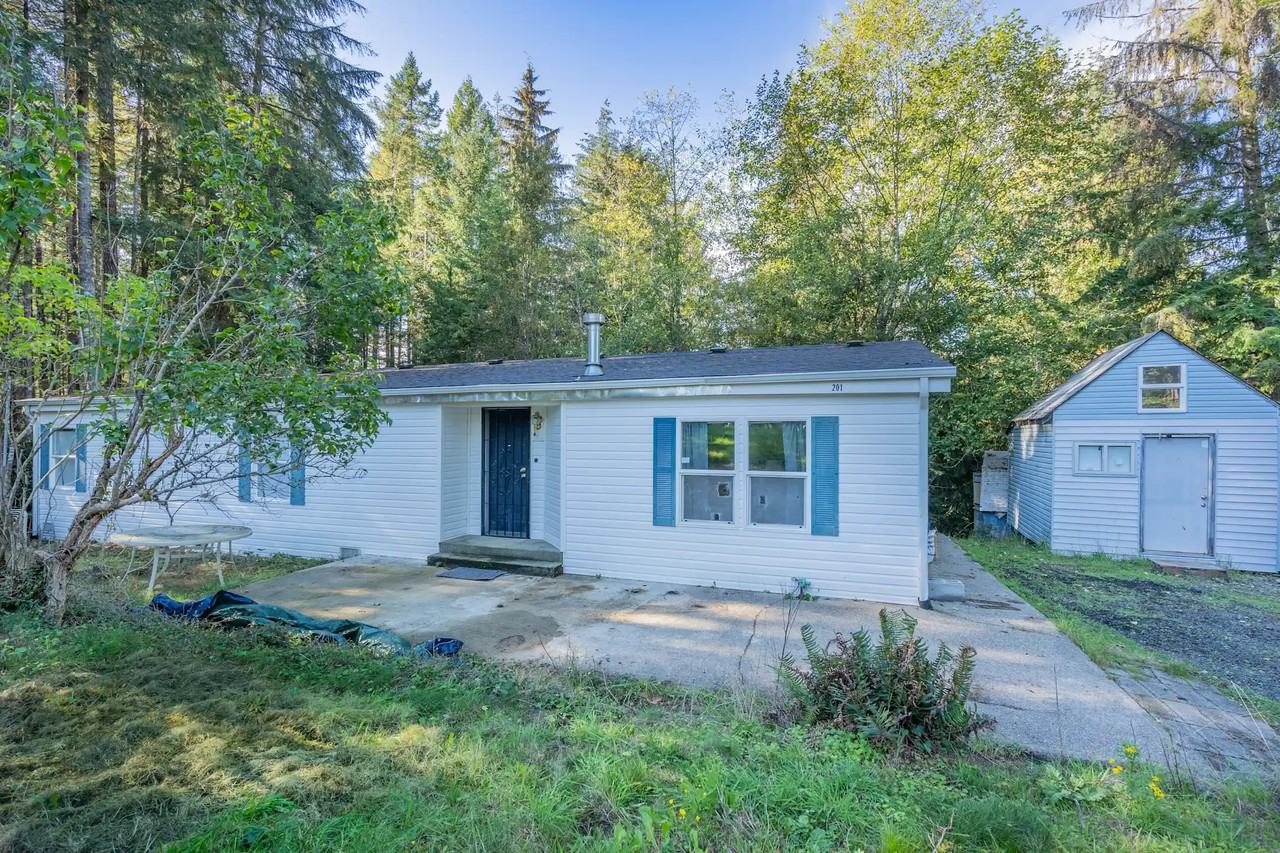201 E Kilmarnock Rd - Photo 2 of 13