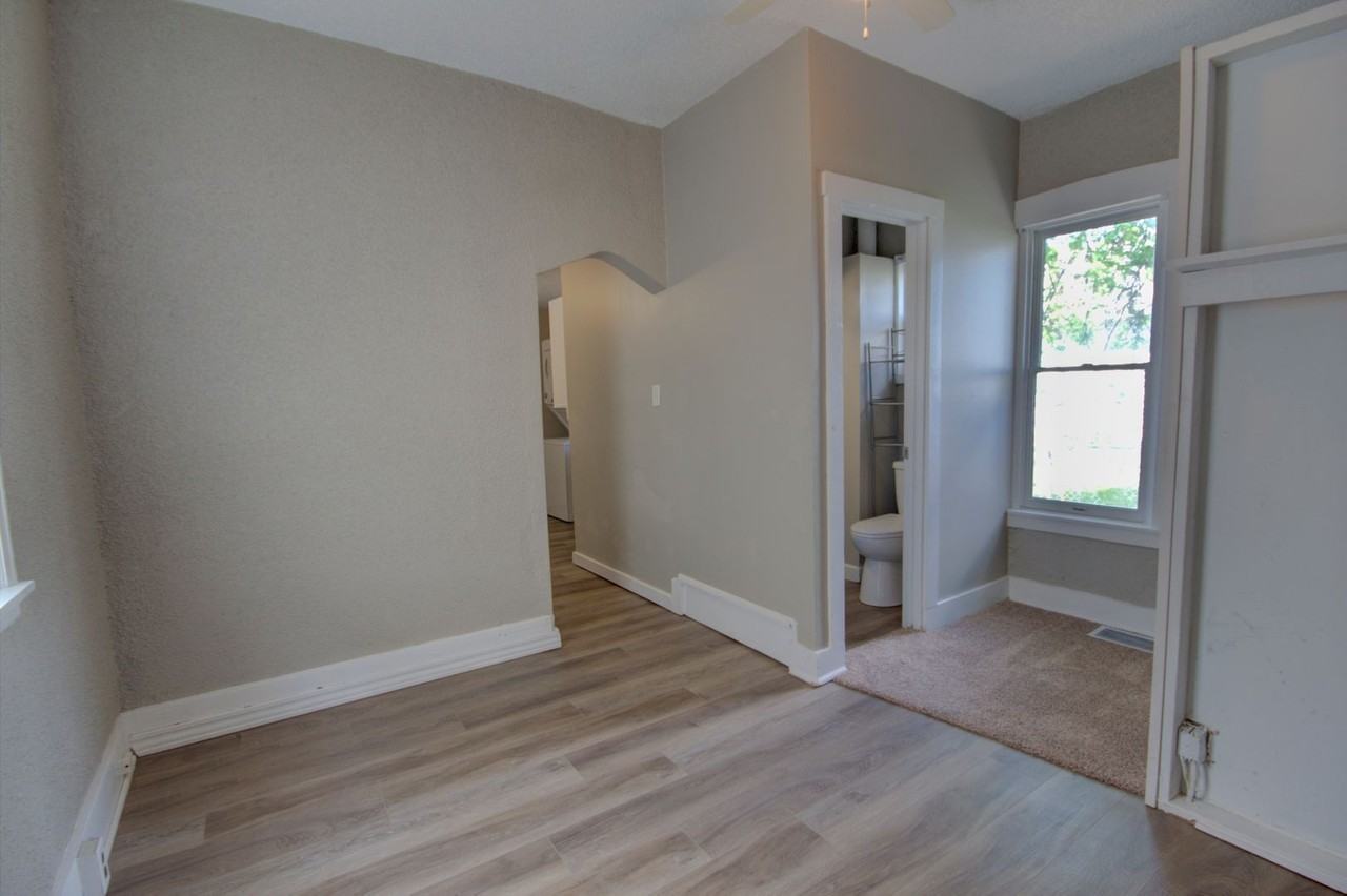 1607 W 2nd St - Photo 5 of 13