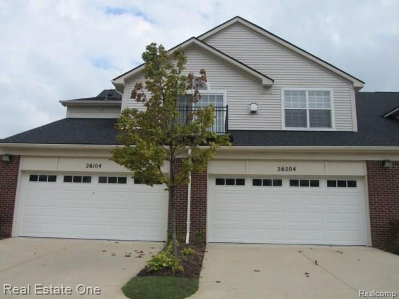 26204 April Ct - Photo 2 of 28