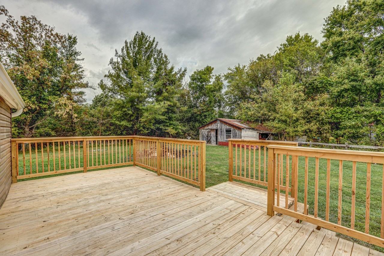 124 Harber Ln - Photo 3 of 29