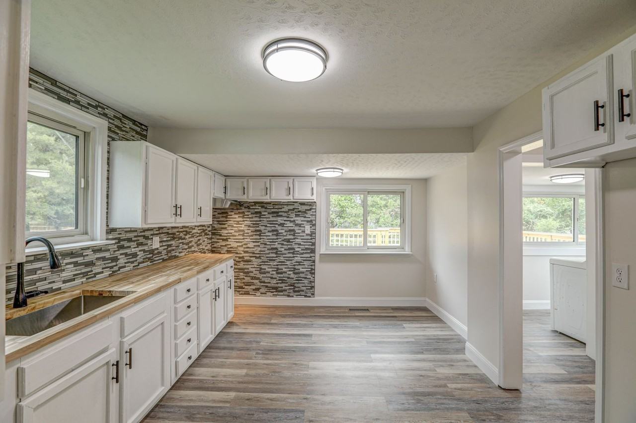 124 Harber Ln - Photo 4 of 29